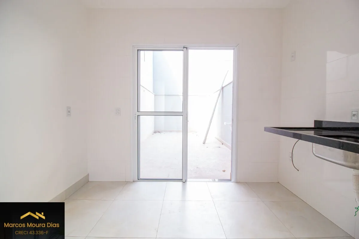 Imagem Sobrado à venda no Rio Pequeno, Novo com 2 Suítes e 2 Vagas de Garagem