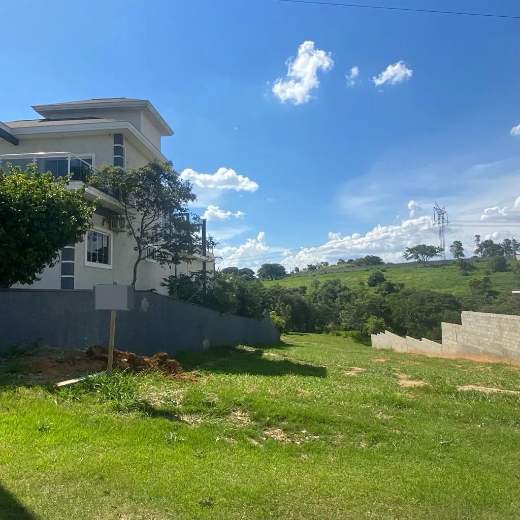 Imagem Seu Refúgio no Paraíso: Terreno de 1.113m² com Amenidades Exclusivas no Condomínio Fazenda Alta Vista