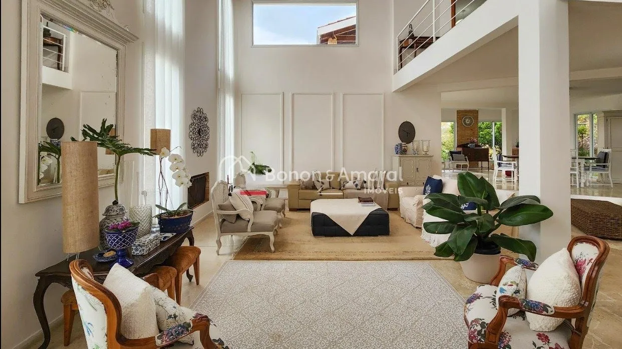 Imagem "Exclusiva Casa de Alto Padrão no Residencial Moinho de Vento - Valinhos/SP com Vista Deslumbrante"