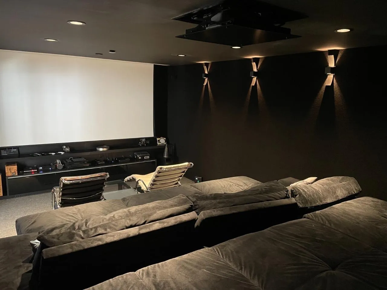 Imagem Casa 5 suítes e com 1900m² Condomínio Tamporé 1- Sp