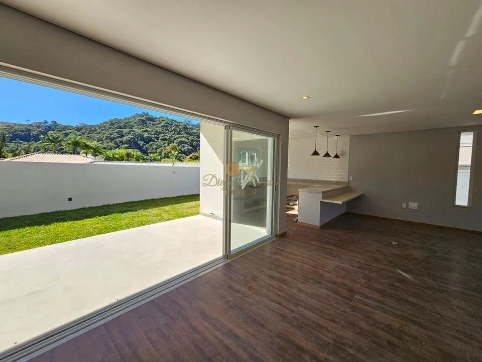 Imagem Casa em Condomínio para Venda em Teresópolis / RJ no bairro Green Valley