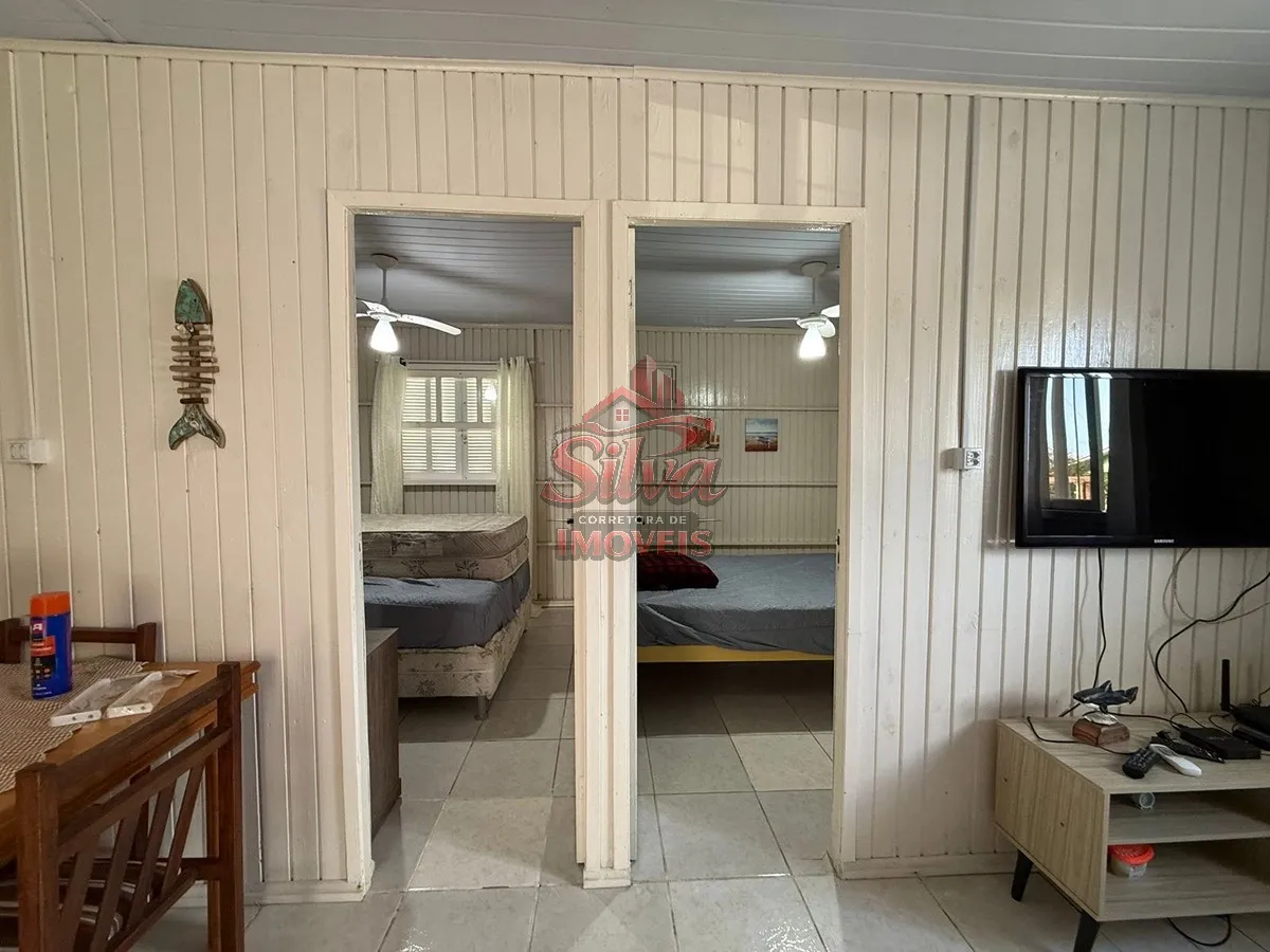 Imagem Casa 3 dormitórios com piscina a 250m do mar