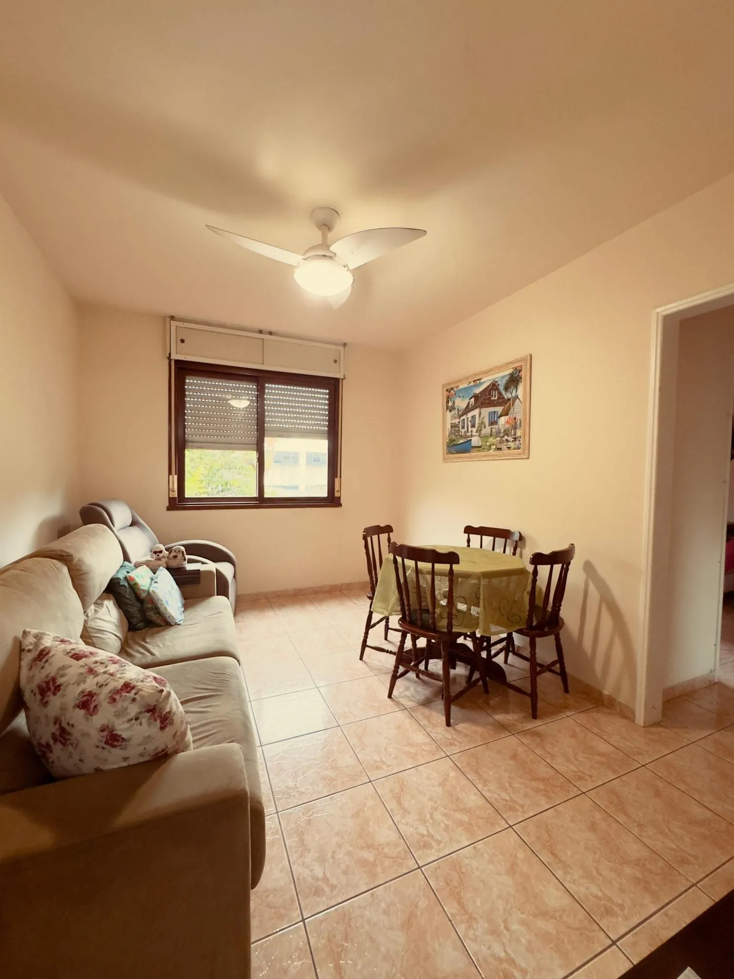 Imagem EXCELENTE APARTAMENTO SEMIMOBILIADO COM 2 DORMITÓRIOS