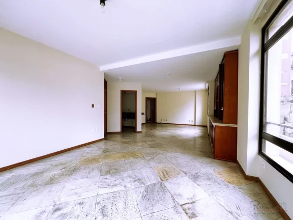 Imagem Apartamento amplo com 4 quartos, 2 vagas ao lado do Shopping Beira Mar Florianópolis! Se sua busca ...