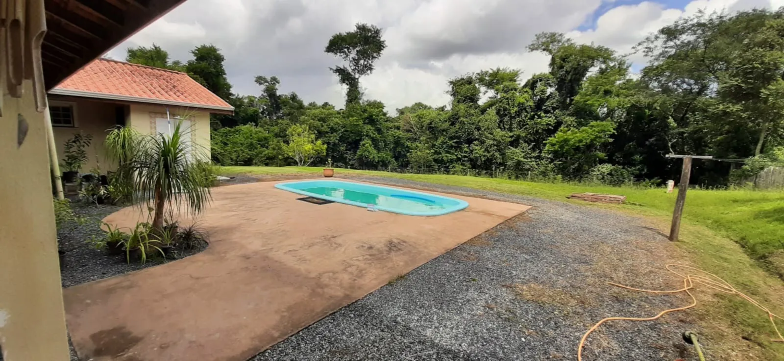 Imagem Chácara à venda em Araçoiaba da Serra - 4 quartos, 1 suíte, 3 banheiros, 3 vagas - Imperdível!