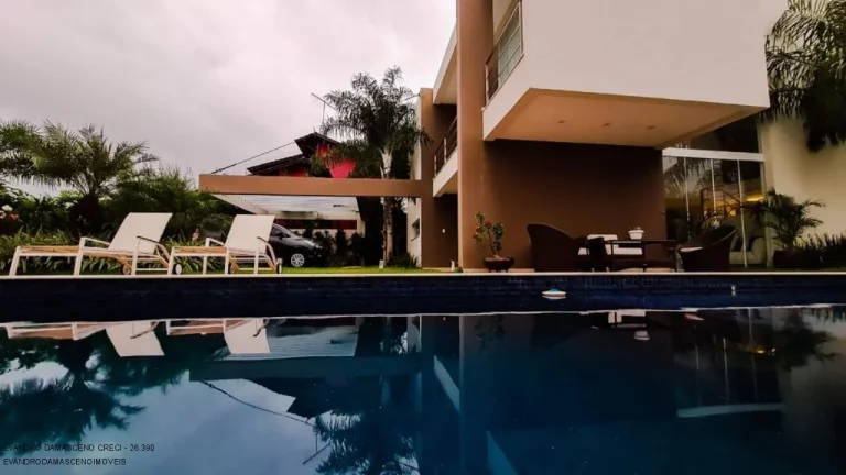 Imagem Casa alto padrão a venda em Busca Vida com 4 sites
