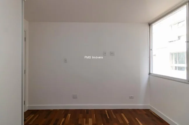 Imagem Apartamento com 4 Quartos e 2 Suítes em Santa Cecília, São Paulo - 120m² - Imperdível!