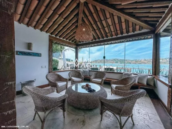 Imagem Magnífica Casa à Venda em Armação dos Búzios-RJ, Bairro Ferradura: 7 Quartos, 6 Suítes, 7 Banheiros, 2 Vagas, 540m²!