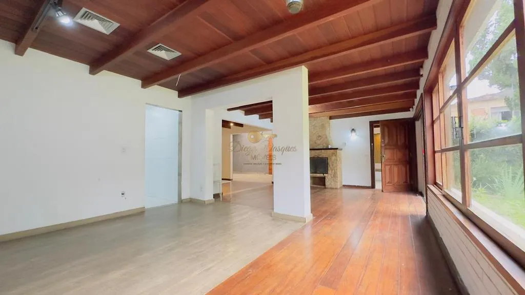 Imagem Comercial para Venda em Teresópolis / RJ no bairro Várzea