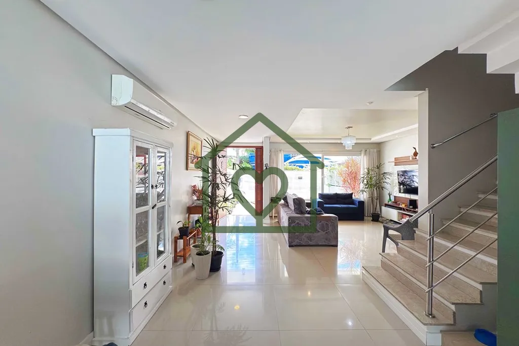 Imagem Casa completa, com lazer privativo e um conjunto de diferenciais que elevam o padrão de viver no La...