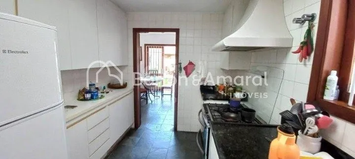 Imagem Casa de Condomínio com 4 Quartos e 6 banheiros à Venda, 398 m² por R$ 2.200.000