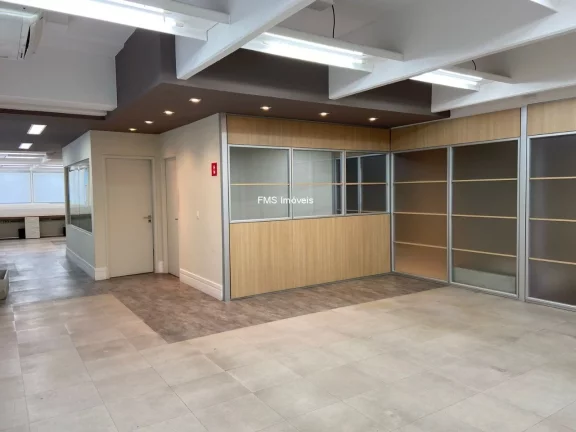 Imagem Conjunto comercial com 415m² na Av. das Nações Unidas.