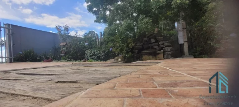 Imagem Chácara LINDA com 3 casas a venda 9.000m2, bem localizada em Contenda - PR
