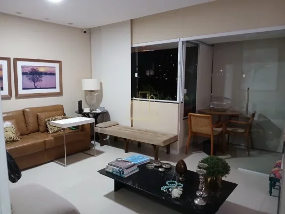 Imagem Apartamento amplo e bem localizado com três quartos varanda a venda no Caminho das Árvores
