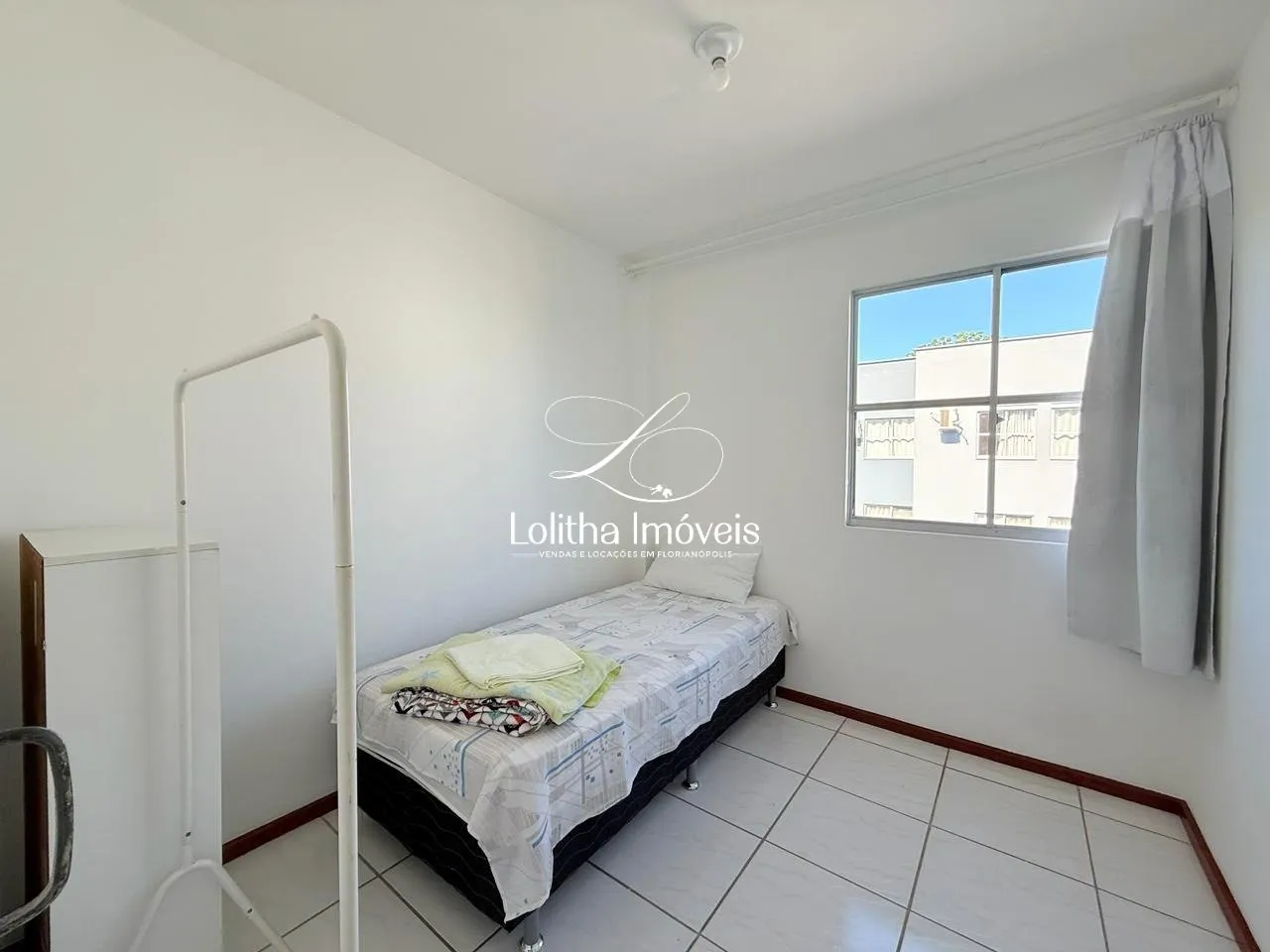 Imagem APARTAMENTO SEMI MOBILIADO COM 2 QUARTOS À VENDA EM COQUEIROS - FLORIANÓPOLIS/SC