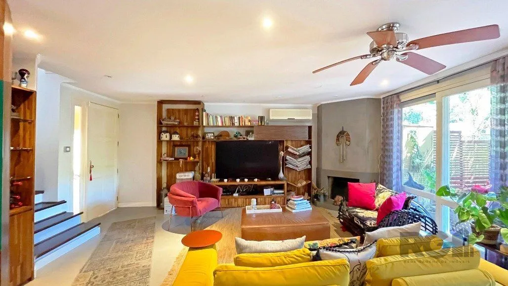 Imagem Casa em Condomínio para comprar no bairro Tristeza com 3 dormitórios