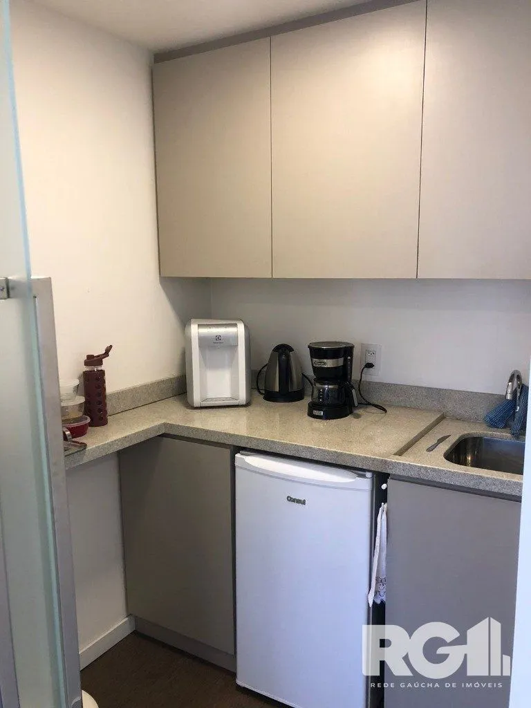 Imagem Sala para alugar totalmente mobiliada e decorada, 52 m² privativos divididos em 2 ambientes com vaga.