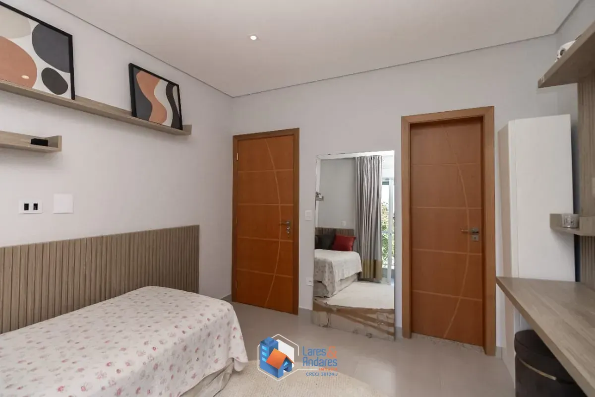 Imagem Casa para venda em Parque São Domingos com 3 quartos, sendo 3 suítes, 183m²