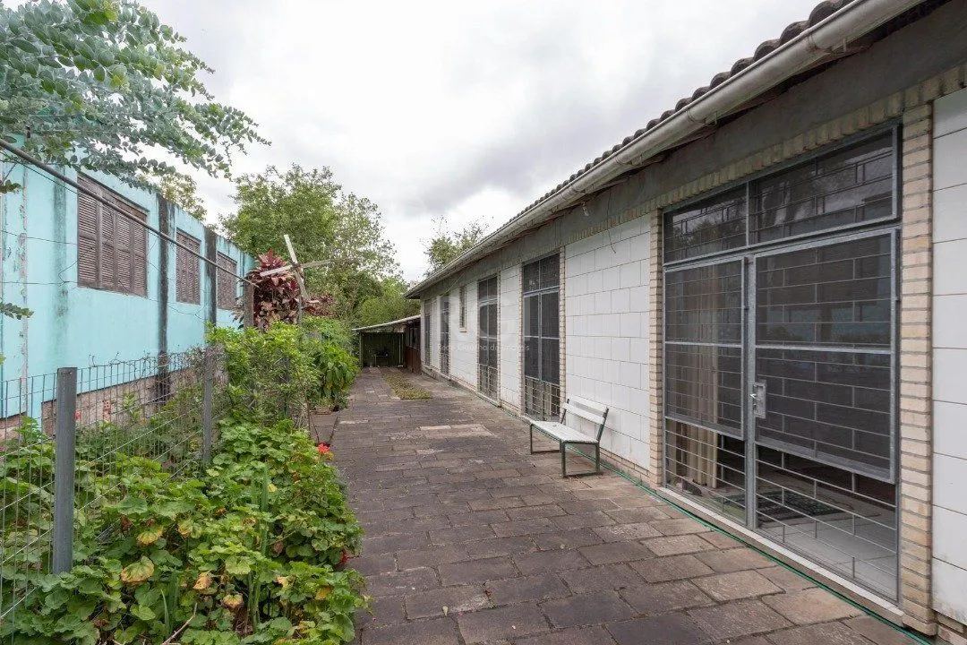 Imagem Casa para Venda - 200.81m², 4 dormitórios, sendo 1 suites, 5 vagas - Tristeza