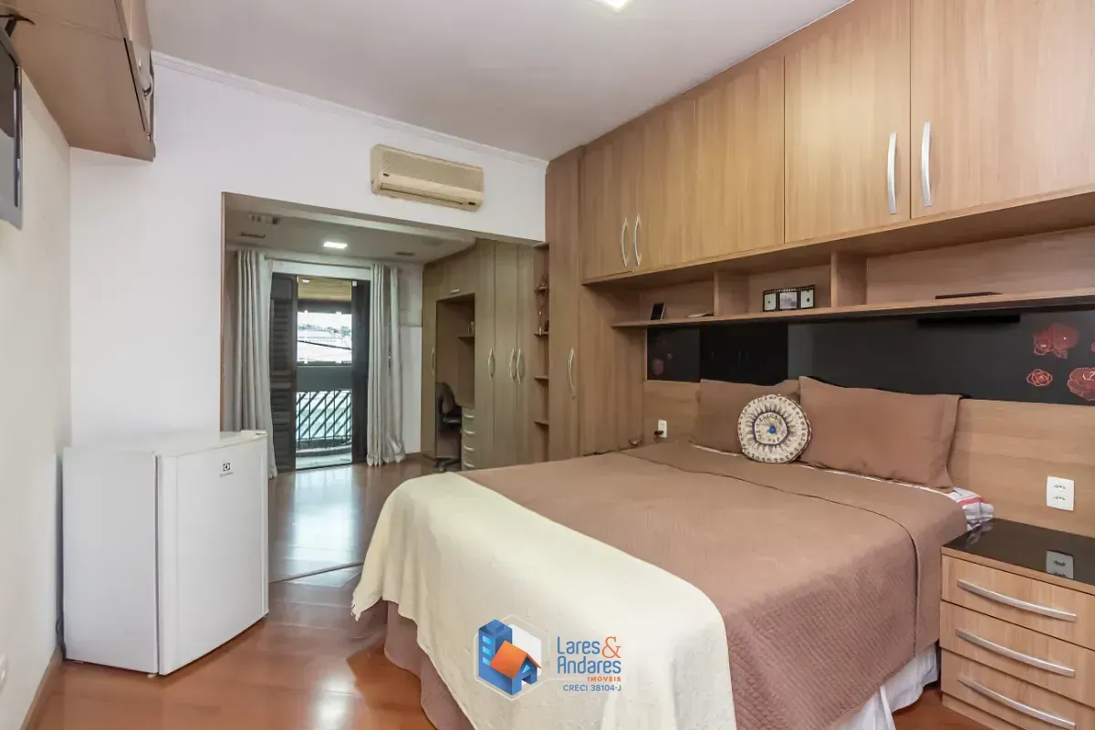 Imagem Sobrado para venda em Nossa Senhora do Ó com 3 quartos, sendo 3 suítes, 324m²