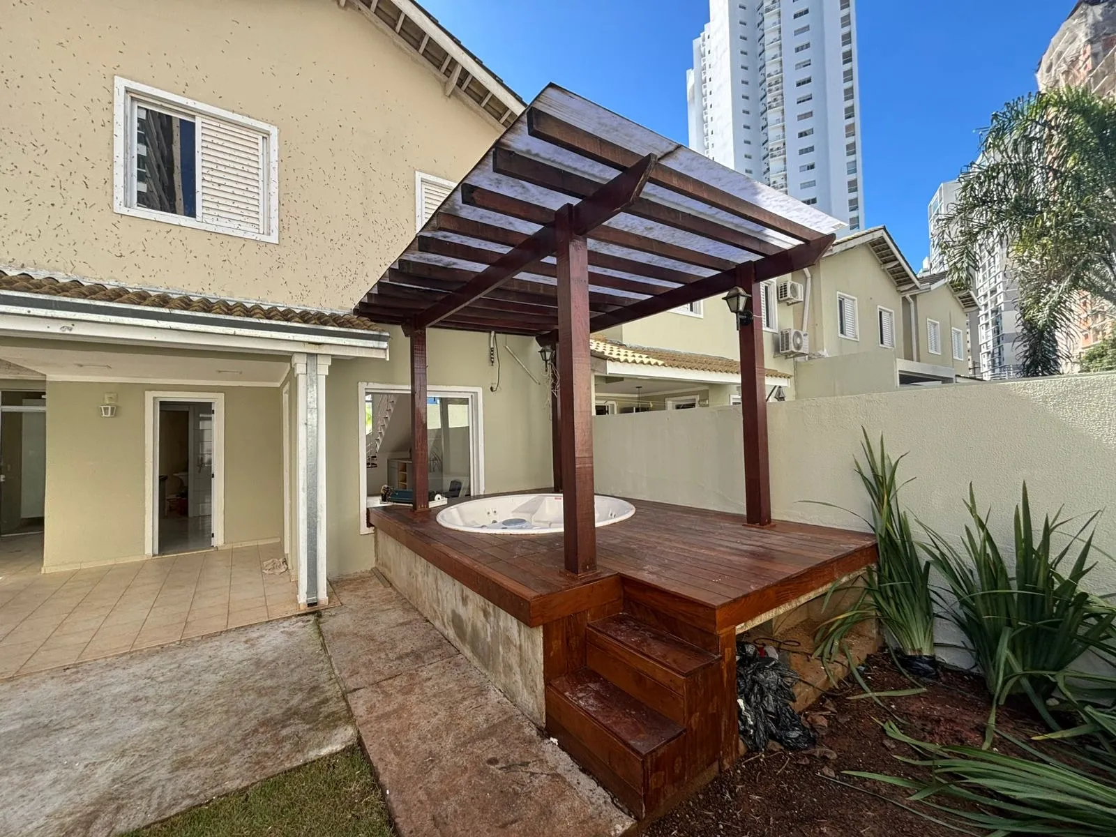 Imagem Casa de alto padrão à venda ou locação no Villa Campolim, Sorocaba, com 3 dormitórios, 1 suíte, 179 m² e 2 vagas no Parque Campolim
