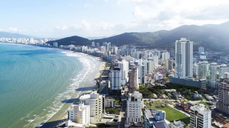 Imagem Apartamento à Venda no RIVER TOWER RESIDENCE em Itapema, Centro, com 3 quartos, 125m2 na Rua 126C