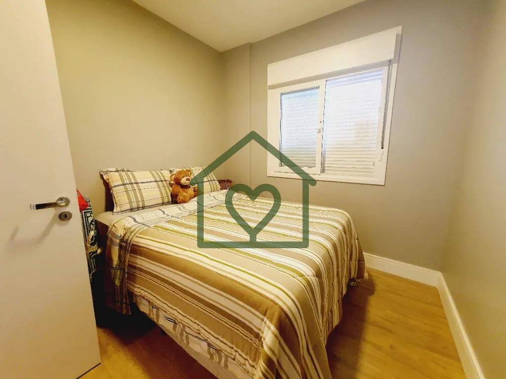 Imagem Excelente apartamento totalmente mobiliado, com planta de 3 dormitórios transformada em 2, sendo 1 ...