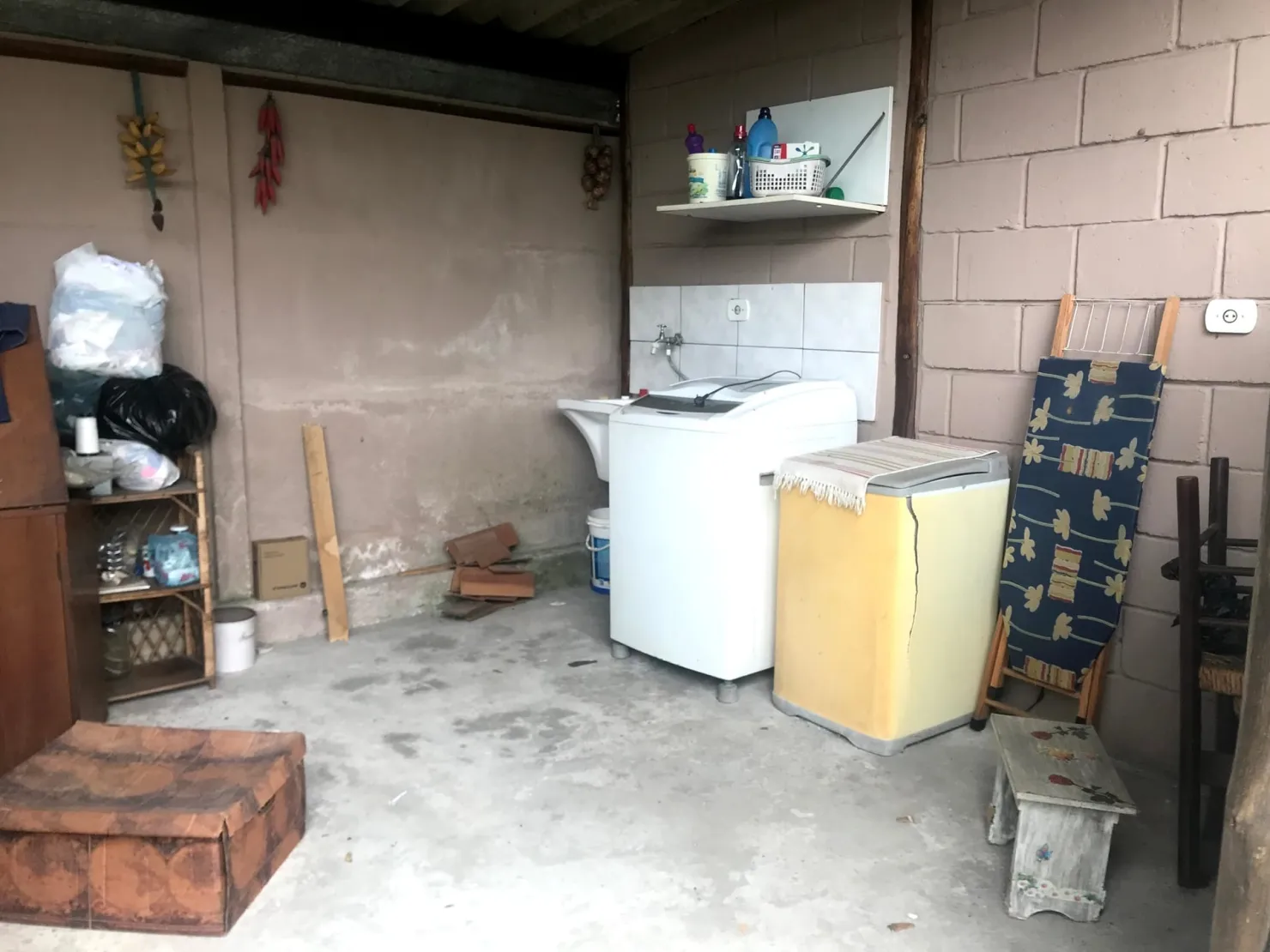 Imagem Casa à venda 2 Quartos, 5 Vagas, 250M², Conjunto Residencial Araretama, Pindamonhangaba - SP