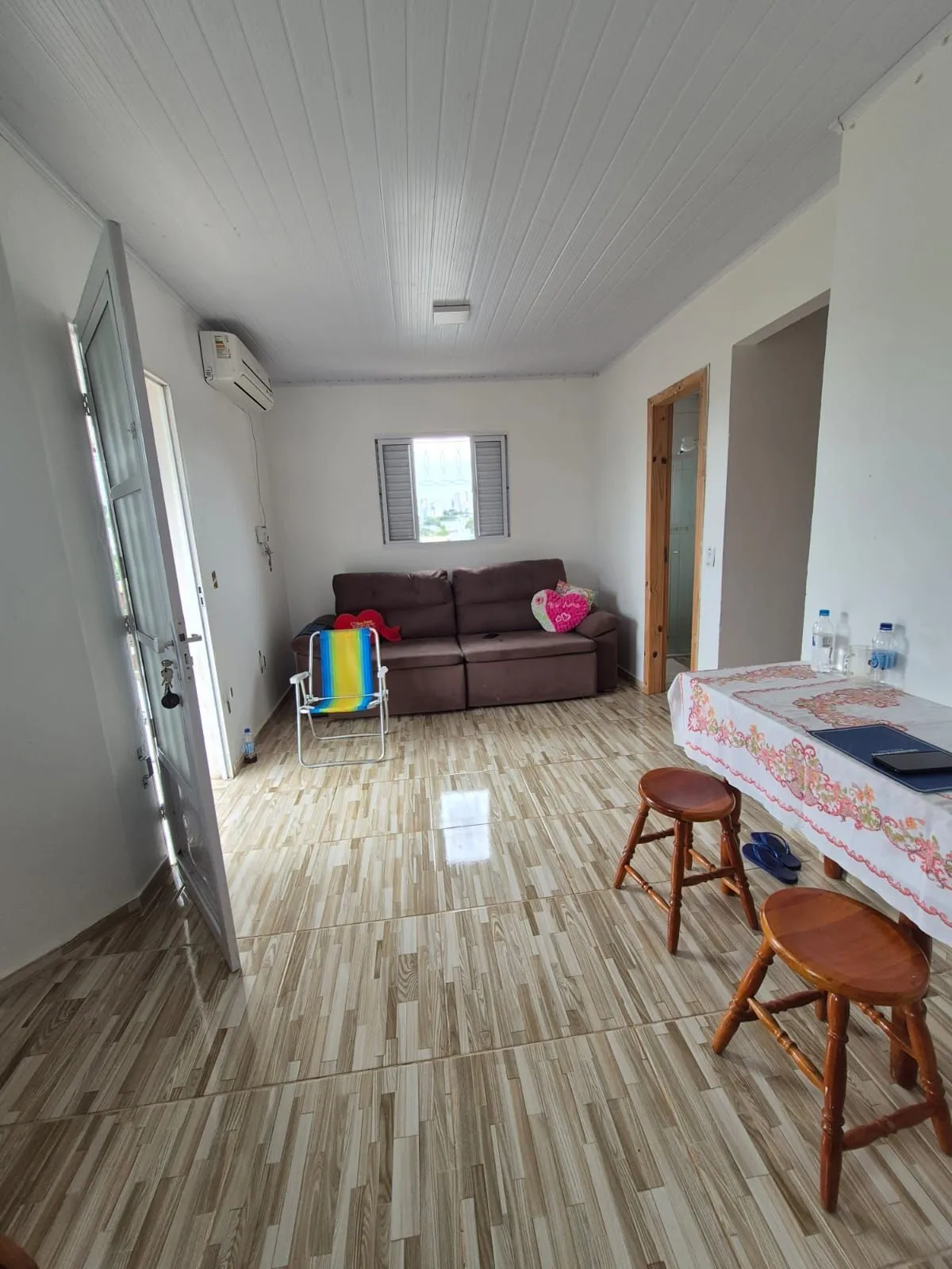 Imagem Belíssima casa de 2 dormitórios com um amplo pátio na cidade de Passo Fundo
