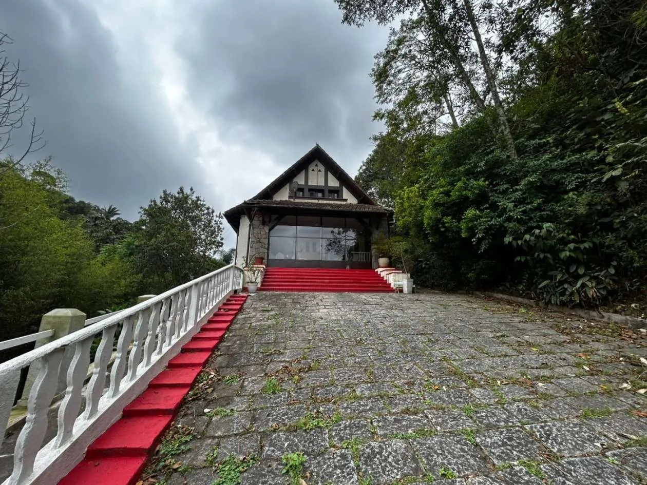 Foto do imóvel Casa para Venda em Petrópolis / RJ em Avenida Barão do Rio Branco