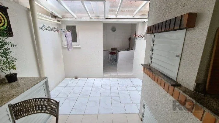 Imagem Casa em condomínio 110m² - 3 dormitórios sendo 1 suíte e 1 vaga de garagem no bairro Teresópolis