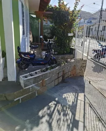 Imagem Casa com 3 dormitórios e vista panorâmica nas Nações.