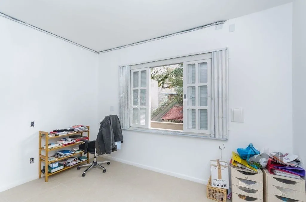 Imagem Casa de 4 dormitórios no bairro Três Figueiras