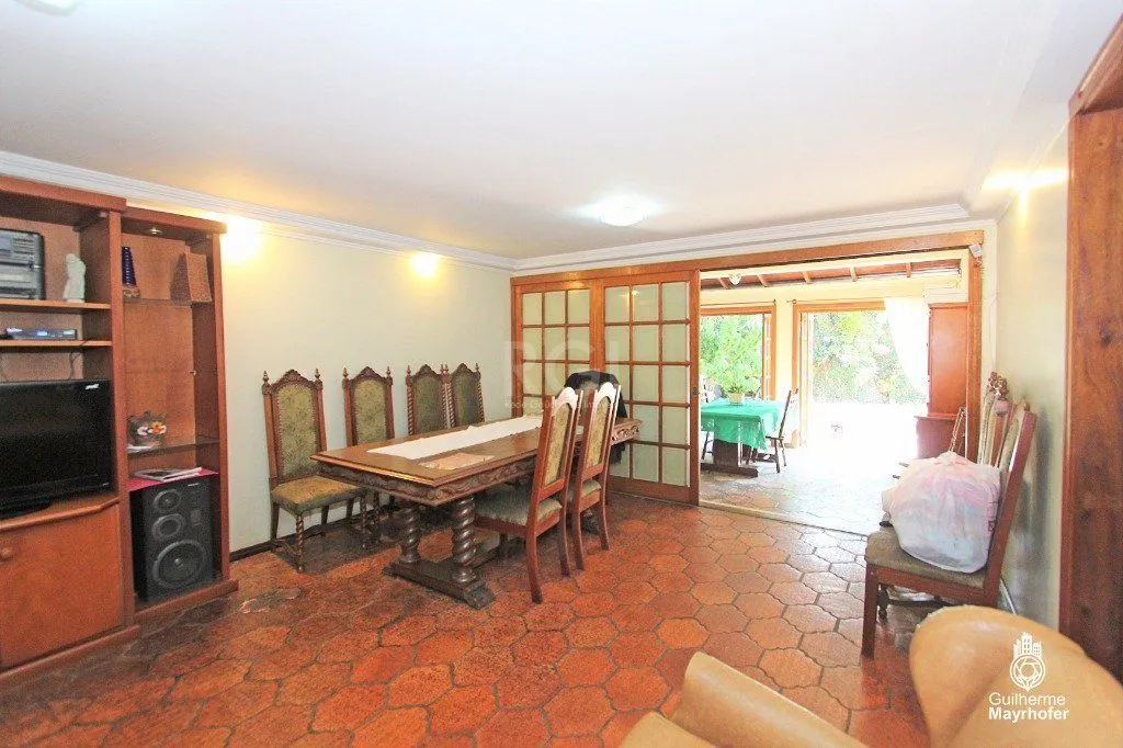 Imagem Casa para Venda - 326m², 3 dormitórios, sendo 3 suites, 4 vagas - Glória