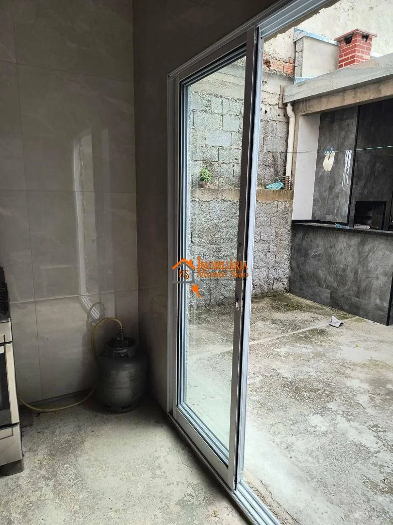 Imagem Sobrado com 3 dormitórios à venda, 140 m² por R$ 330.000,00 - Parque Residencial Bambi - Guarulhos/SP