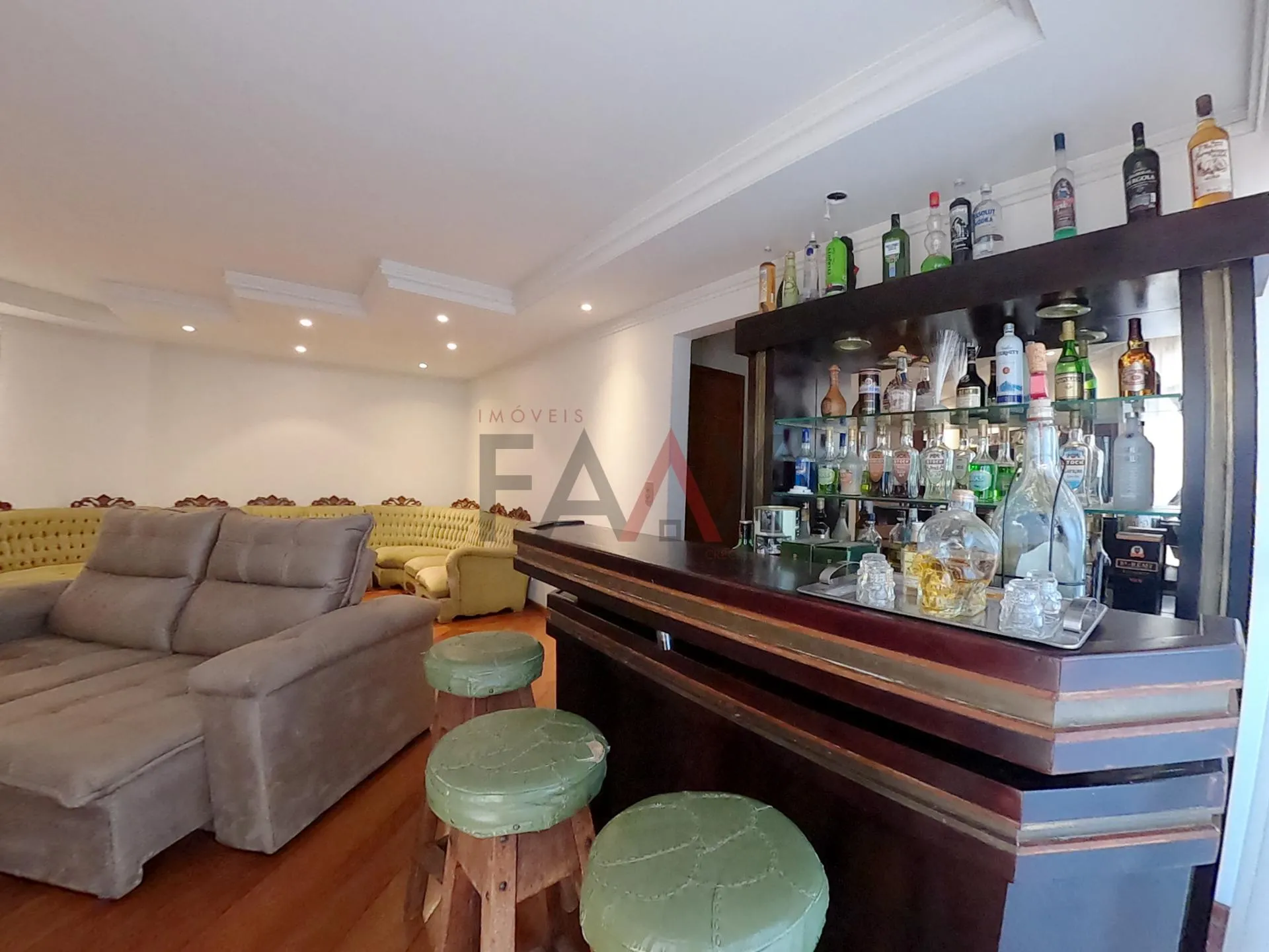 Imagem Apartamento à venda no Edifício Bourbon em frente ao Teatro Municipal no centro