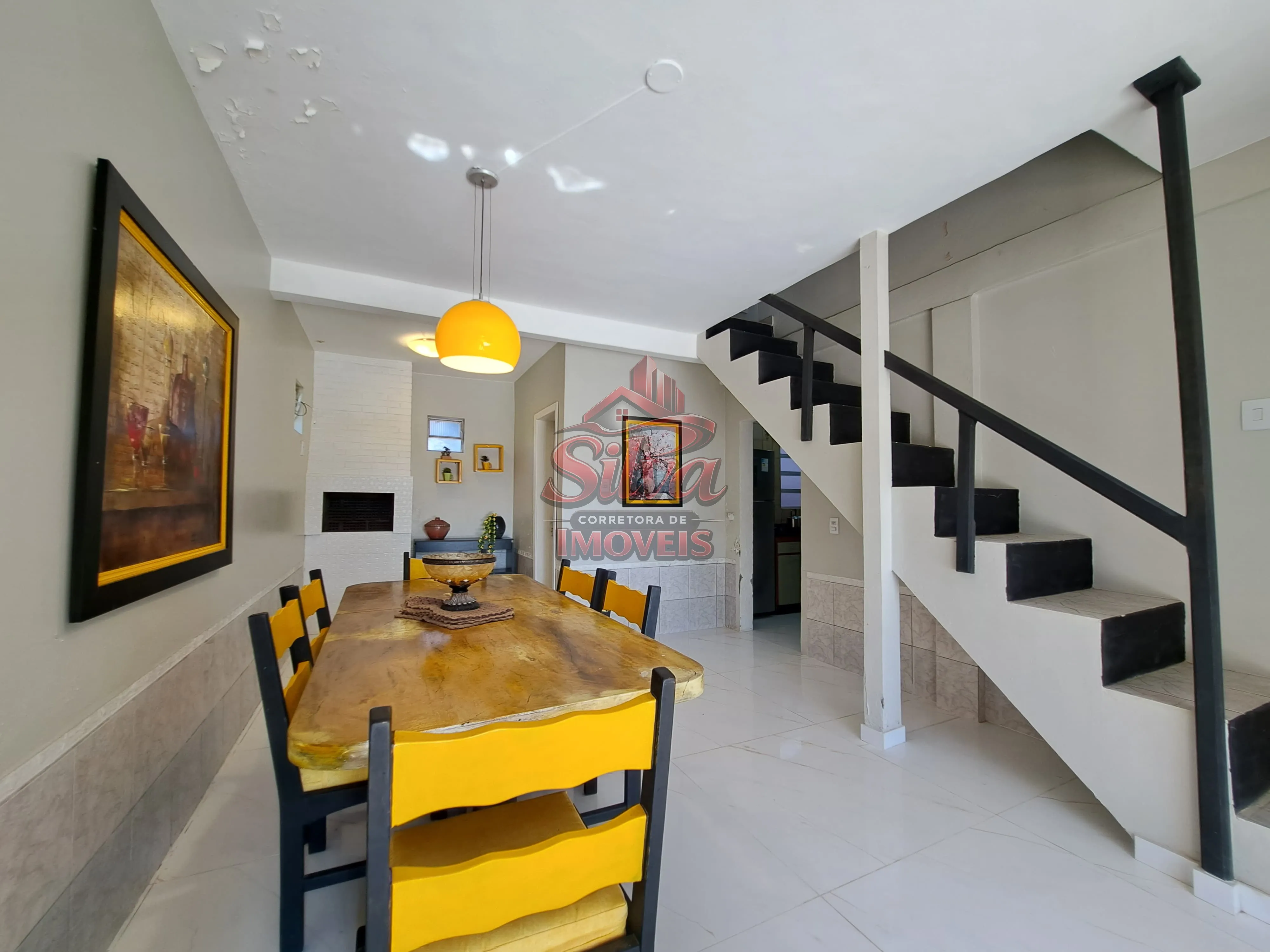 Imagem C1214 | Casa de esquina 4 dormitórios com suíte a 100m do mar