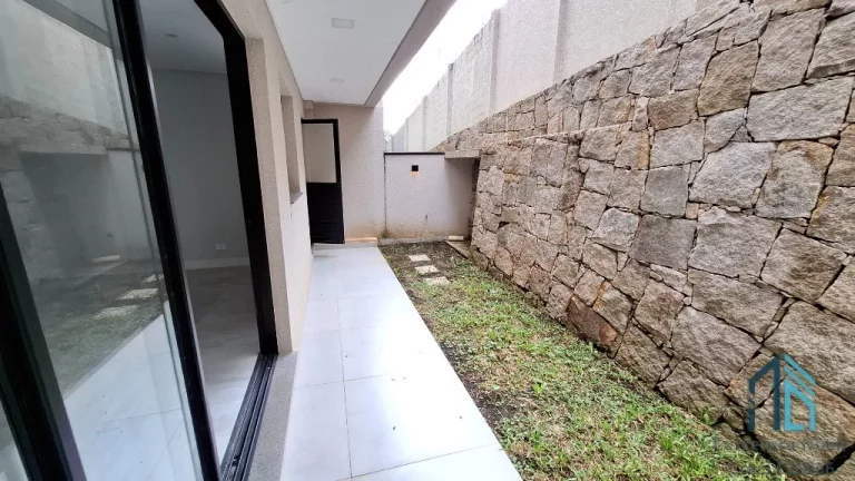 Imagem Sobrado 03 suítes, com ático, terraço, em condomínio no Pilarzinho em Curitiba PR