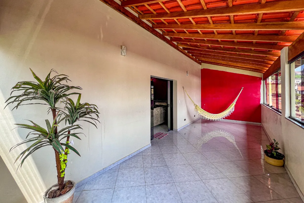 Imagem Casa para venda em Centro Alto com 4 quartos, sendo 1 suíte, 285m2