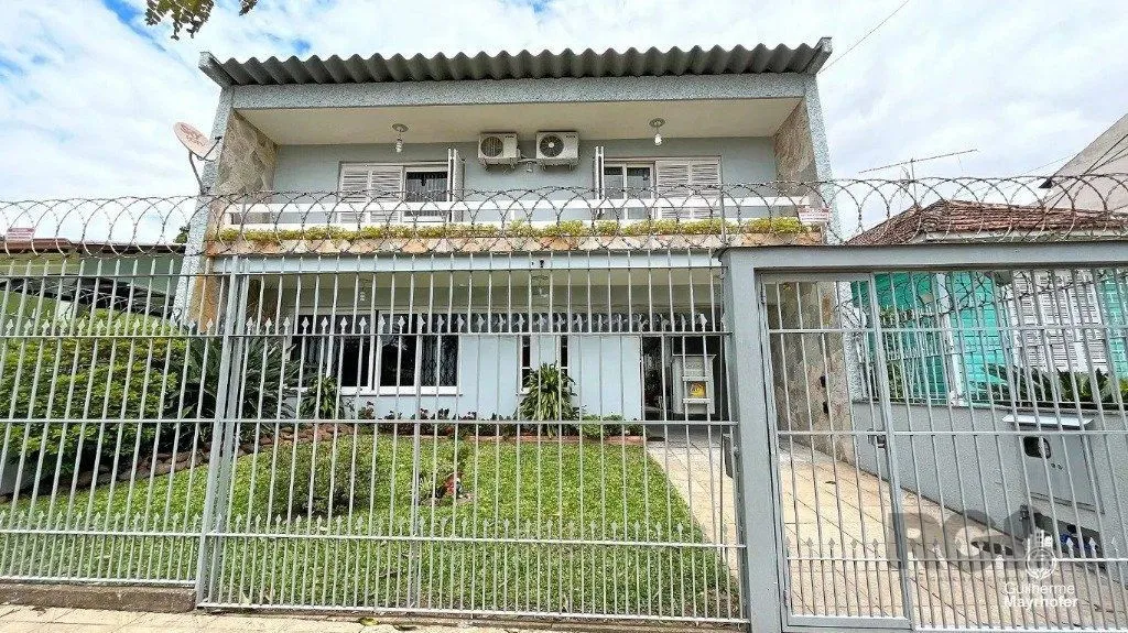 Imagem Casa com 3 dormitórios no bairro Jardim Itu, Porto Alegre