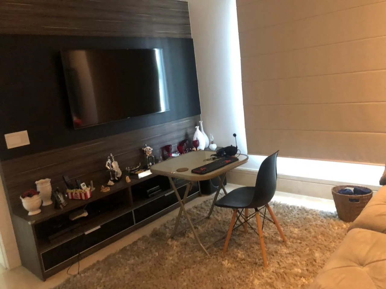 Imagem Casa 4 suítes MOBILIADA e decorada para locação e ou venda