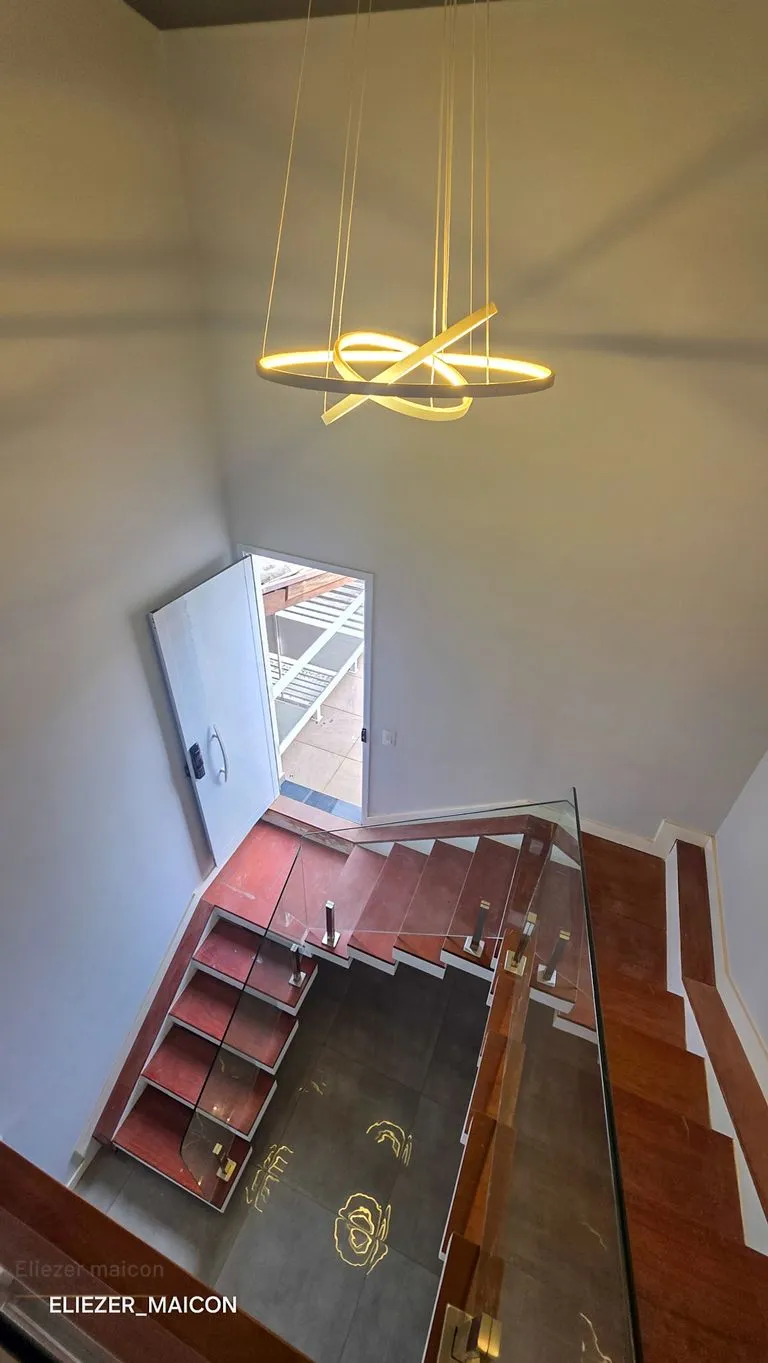 Imagem Casa a venda com pé direito duplo bairro São Bento em Poços de Caldas - MG