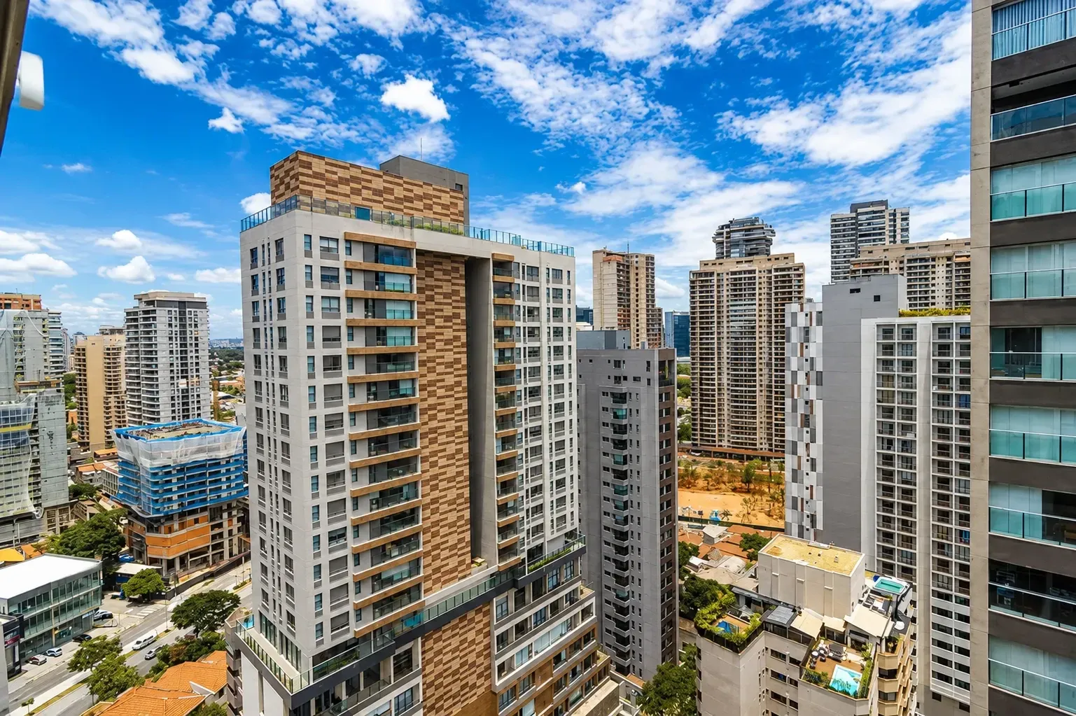 Apartamento com 2 Quartos à Venda, 70 m² em Jardim das Acácias - São Paulo