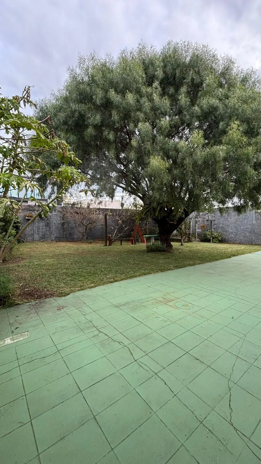 Imagem Casa Aconchegante de Madeira com Terreno à Venda - Santana, Guarapuava - PR