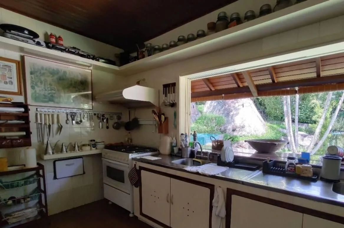 Imagem Casa em Condomínio para Venda em Petrópolis / RJ no bairro Nogueira
