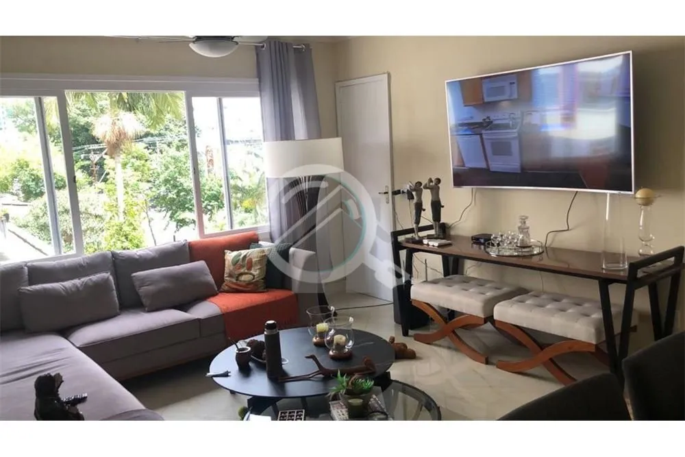 Maravilhoso apartamento recentemente revitalizado e reformado com 120 m2 privativos, 3 amplos e sile...