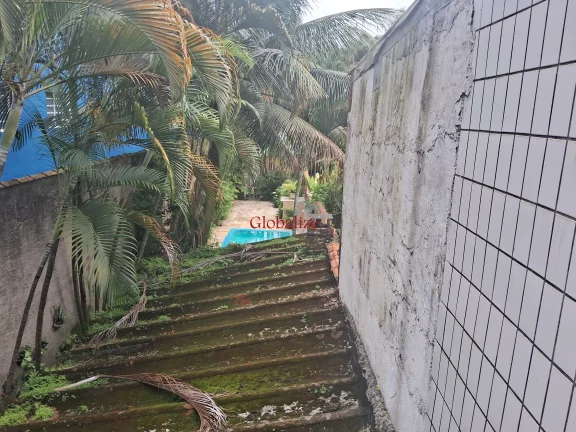 Imagem Sobrado para reforma em Santos na Vila Belmiro com 2 dormitórios, garagem e quintal nos fundos com piscina à venda por R$ 1.365.000,00