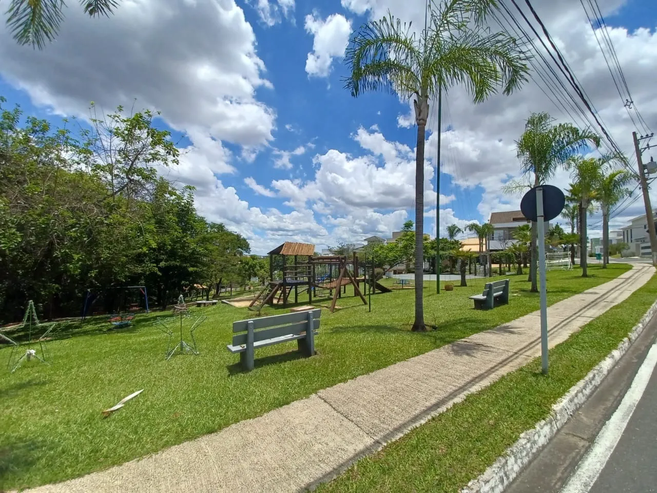 Imagem Impressionante casa térrea de 400m² com 5 dormitórios no Terras de São Lucas