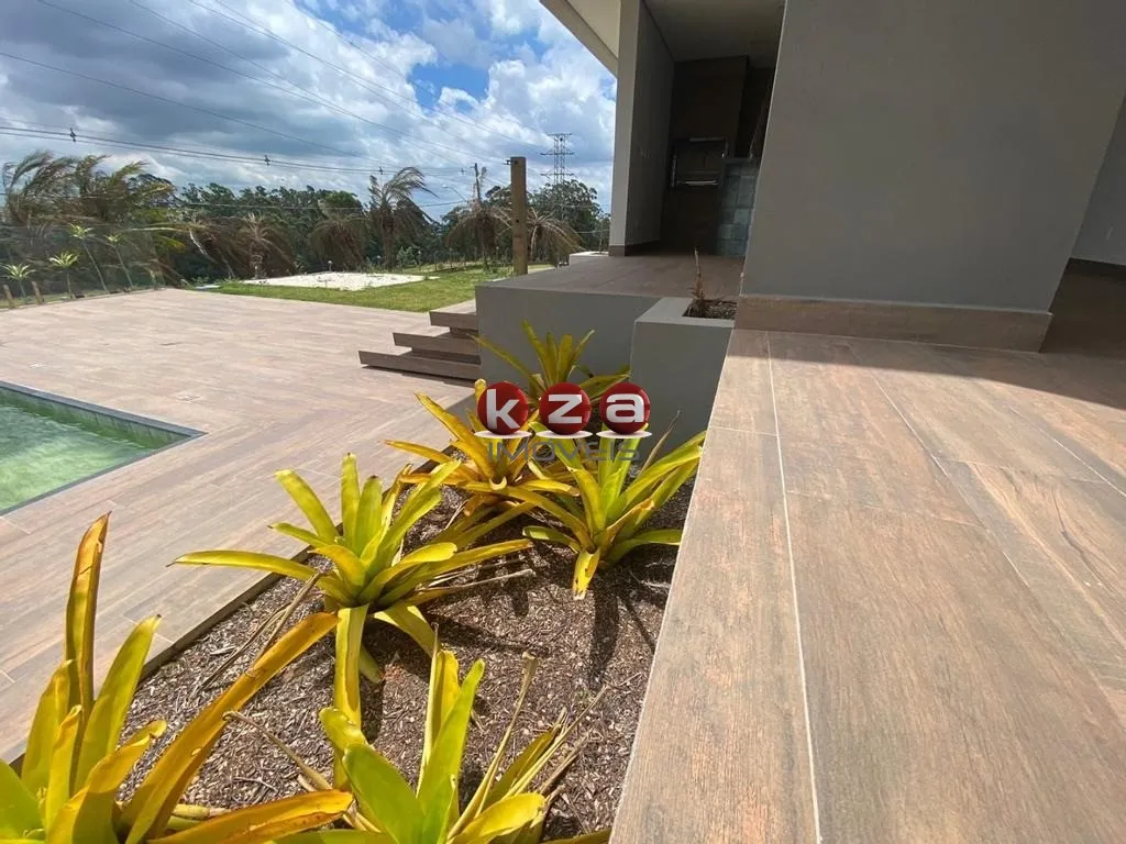 Imagem Casa de Luxo em Condomínio Campo de Toscana, Vinhedo-SP: 4 Quartos, 4 Suítes, 3 Salas, 6 Banheiros, 6 Vagas, 328m². Venda ou Locação.