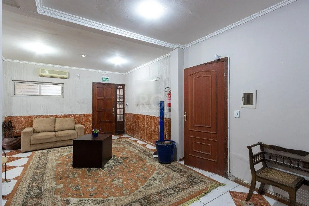 Imagem Sobrado para Venda - 300m², 3 dormitórios, sendo 1 suites, 3 vagas - Cavalhada